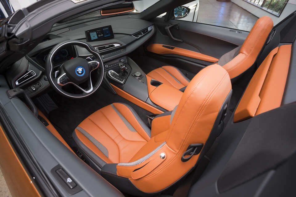 Siêu xe BMW i8 mui trần hoàn toàn mới sắp xuất hiện