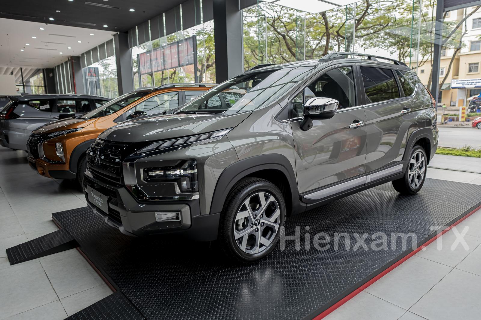 Màu sơn mới Grey Bronze chỉ có trên Mitsubishi Xpander Cross 2023.