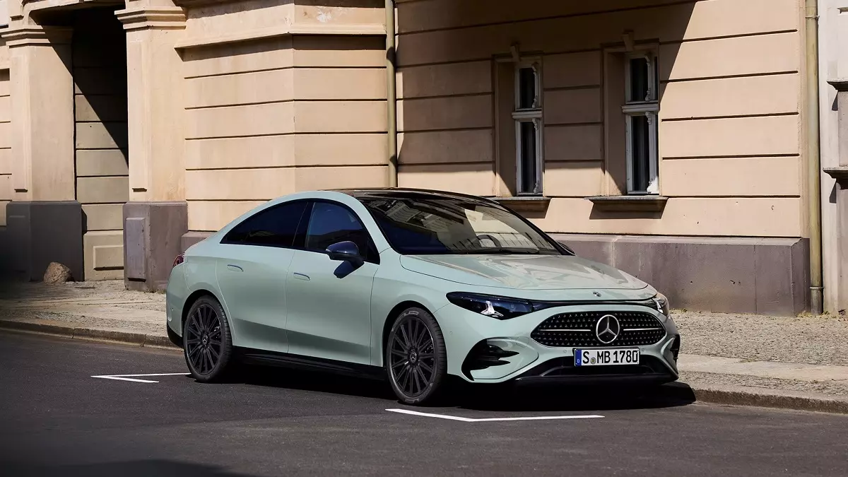 Mercedes-Benz CLA 220 Hybrid 2026 ra mắt với động cơ được phát triển hợp tác cùng Geely.