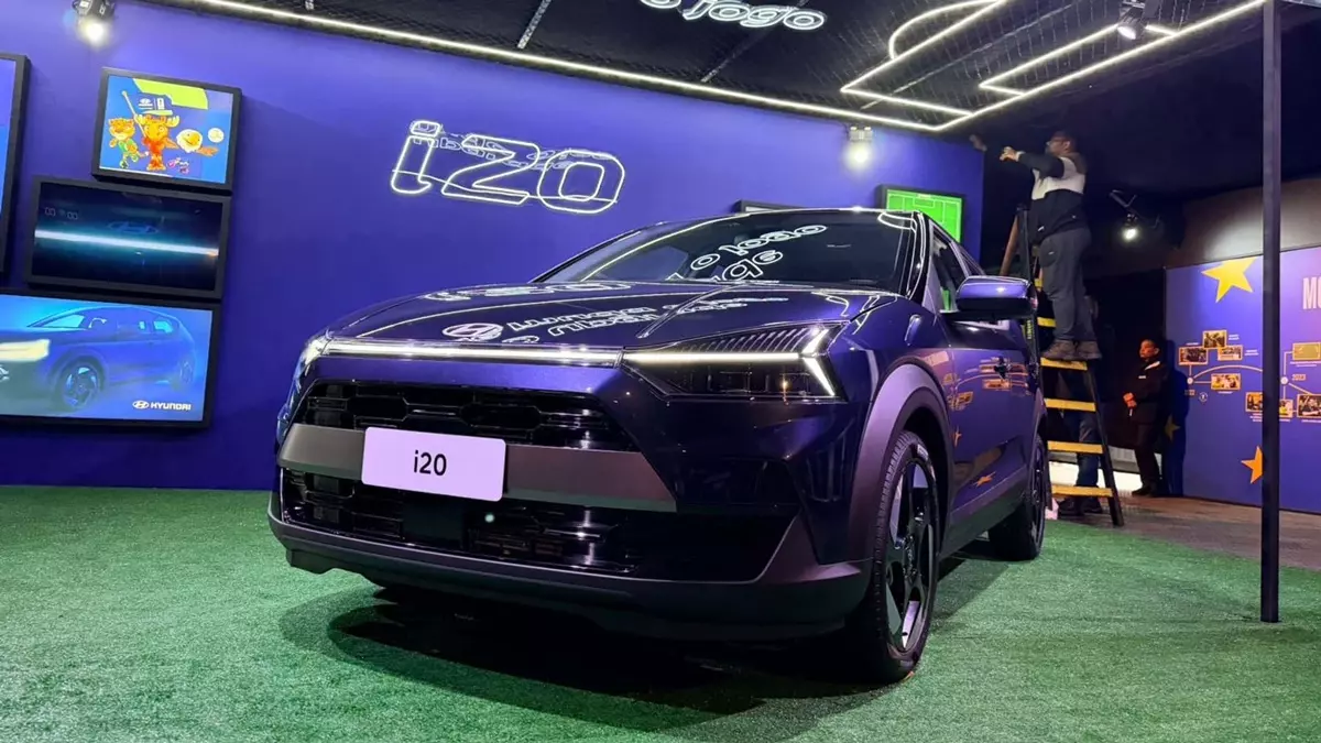 Hyundai i20 thế hệ mới ra mắt với diện mạo mang phong cách SUV đô thị, sẵn sàng cạnh tranh trực tiếp với Toyota Yaris.
