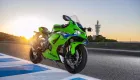 Kawasaki Ninja ZX-10R 2026 ra mắt: Tăng thêm 25% lực ép xuống mặt đường với gói khí động học mới