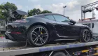 Bất ngờ với hình ảnh xe Porsche 718 Cayman GT4 RS được vận chuyển ở Tp.HCM, chuyện gì đây