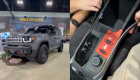 Tiktoker giật tung ốp nội thất của chiếc Jeep Recon tại triển lãm khiến hãng tức giận