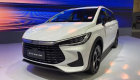 Cận cảnh BYD M6 phiên bản hybrid sạc điện mới, chạy 110 km không tốn 1 giọt xăng