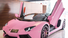 Cận cảnh Lamborghini Aventador màu hồng "bánh bèo" cực độc