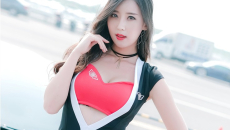Chết mê với vẻ đẹp của người mẫu đường đua Han Lina