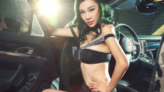 Người đẹp mang hai dòng máu Trung-Nga khoe dáng gợi cảm bên Porsche Panamera