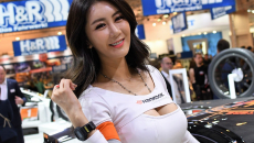 Nóng người trước các bóng hồng gợi cảm ở triển lãm Essen 2018