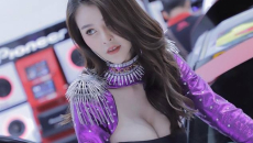 Người mẫu Thái Lan khoe ngực siêu khủng khiến mọi đàn ông phải liếc nhìn
