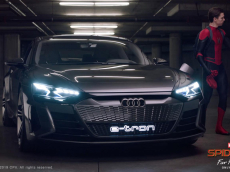 Hài hước cảnh Người Nhện mượn Audi e-tron GT để mang đi thi khoa học ở trường