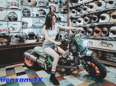 Video: Ngắm nhìn thiếu nữ Việt khoe dáng bên Honda Zoomer độ độc
