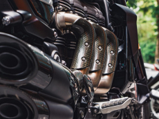 Video: Trải nghiệm "quái thú" Triumph Rocket 3 TFC trị giá 1,3 tỷ trên đường phố Hà Nội
