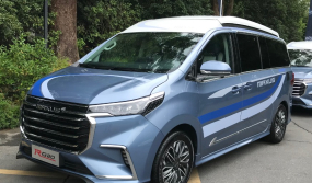 Maxus RG20 - Xe van cắm trại tiện ích với hệ thống tắm vòi hoa sen ở ngoài