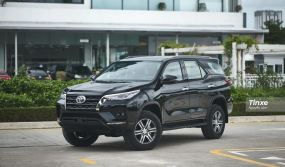 Nâng cấp thêm trang bị nhưng giá lại giảm, có gì trên Toyota Fortuner 2020 phiên bản 2.4L 4x2 AT?