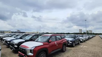 Mitsubishi Destinator đầu tiên đã cập cảng Việt Nam; Xpander đời mới nhận ưu đãi sâu