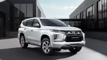 Ra mắt Mitsubishi Pajero Sport phiên bản tiêu chuẩn mới với giá dưới 1 tỷ đồng