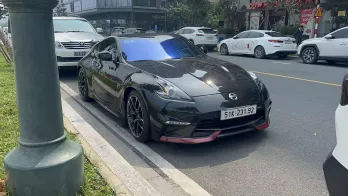 Đã mắt với xe thể thao số sàn Nissan 370Z Nismo tại Việt Nam