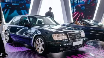 Mục sở thị mẫu sedan "đỉnh cao" của Mercedes-Benz nhưng do Porsche lắp ráp, số ODO mới hơn 400 km