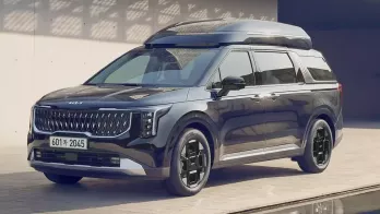 Kia Carnival có thêm phiên bản trần cao mới với nội thất 9 chỗ rộng rãi