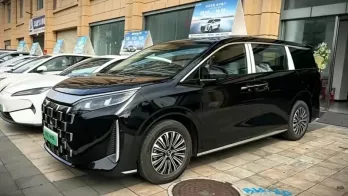 Phiên bản chạy dịch vụ với giá rẻ hơn của BYD M9 cập bến đại lý, chờ ngày bán ra