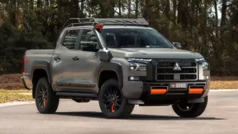 Ra mắt Mitsubishi Triton cứng cáp nhất từ trước đến nay với màu sơn xám xi-măng, giá không rẻ