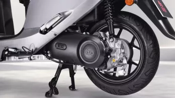 Hãng xe máy điện Dat Bike nhận giải thưởng cho công nghệ sạc tích hợp