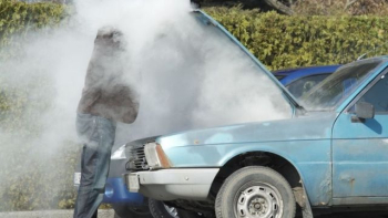 4 bước nên làm nếu xe của bạn bị quá tải nhiệt