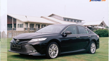 Toyota Camry 2019