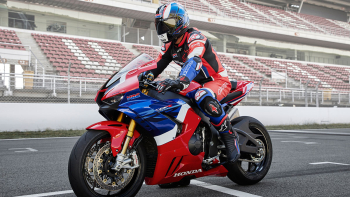 Honda CBR1000RR-R: Giá xe Honda CBR1000RR-R 2022 cập nhật tháng 4/2022