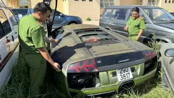 Quảng Bình: Siêu xe Lamborghini và Mercedes-Benz G-Class nhập lậu bị tiêu hủy Quảng Bình: Siêu xe Lamborghini và Mercedes-Benz G-Class nhập lậu bị tiêu hủy