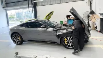 Bảo dưỡng cho Aston Martin DB11 liệu có đắt? Tiền công hơn 6 triệu đồng