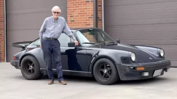Khâm phục quý ông lớn tuổi đã lái chiếc Porsche 911 này hơn 1,3 triệu km trong hàng thập kỷ qua