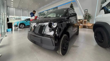 Ô tô điện giá rẻ VinFast Minio Green đã có mặt tại đại lý, chờ ngày bàn giao cho khách Việt