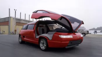 Tìm hiểu Bertone Genesis 1988: Chiếc minivan trang bị động cơ V12 của Lamborghini thú vị