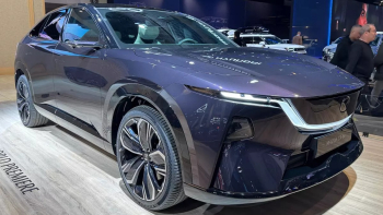 Vén màn Mazda CX-6e - SUV hạng trung dự kiến bán ở Đông Nam Á trong tương lai