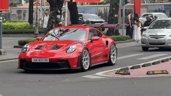 Siêu xe đua đường phố Porsche 911 GT3 RS của doanh nhân Hà Nội dạo phố tại Tp.HCM