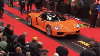 "Qua" Vũ sẽ cười tít mắt khi biết chiếc Porsche 918 Spyder này mới được bán hơn 6 triệu USD