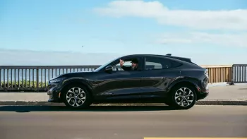 Gặp gỡ David Blenkle: Lái xe điện Ford Mustang Mach-E vượt mốc hơn 508.000 km và nhận ra mức suy giảm pin chỉ 8%