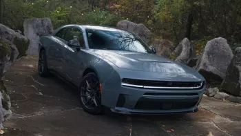Dodge ra mắt Charger 2026 với tùy chọn mới