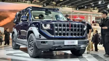 Hãng chuyên sản xuất xe limousine cho lãnh đạo Trung Quốc chế tạo đối thủ mới của Mercedes G-Class