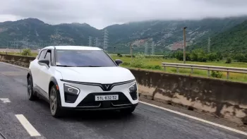 Doanh số SUV cỡ C tháng 8/2026: Chỉ mình VinFast VF 7 tăng trưởng dương