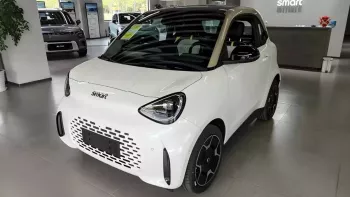 Ô tô điện "bé hạt tiêu" Smart #2 đã có mặt tại đại lý với thiết kế hai cửa, hai chỗ ngồi và cửa cốp mở hai chiều