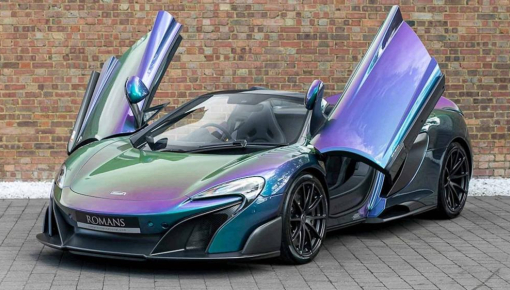 Cận cảnh chiếc McLaren 675LT Spider với màu sơn "tắc kè hoa" đang được rao bán