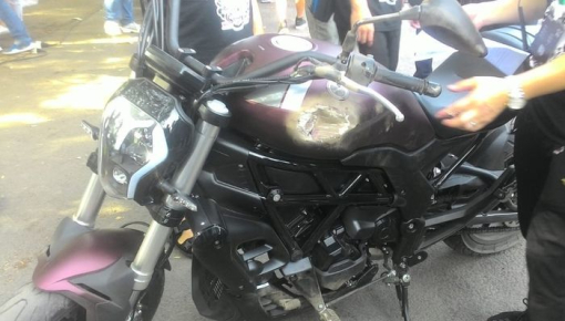 Vừa ra mắt, Benelli 502C "chết yểu" dưới tay phóng viên người Trung Quốc trong buổi chạy thử tại Bali