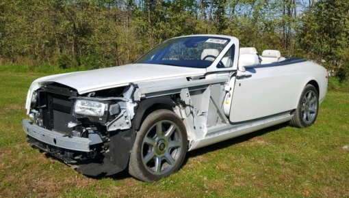 Cặp đôi Rolls-Royce mui trần gặp nạn nghiêm trọng được rao bán lại với giá "rẻ mạt"