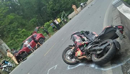 Phượt thủ đi Kawasaki Ninja 300 đấu đầu Mazda CX-5 tại Mai Châu