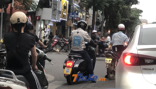 Bắt gặp Vespa GTS mới chạy thử tại Hà Nội