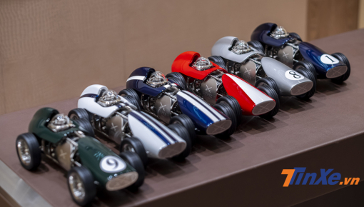 Khám phá chiếc đồng hồ mang hình dáng xe đua có giá gần 700 triệu đồng tại Việt Nam