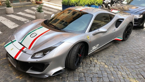 Ngắm vẻ đẹp của siêu xe Ferrari 488 Pista Piloti qua màu sơn bạc Argento Nurburgring