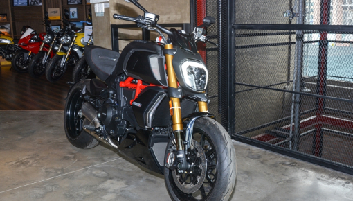So sánh sự khác biệt giữa Ducati Diavel 1260 và Diavel 1260S ở Việt Nam